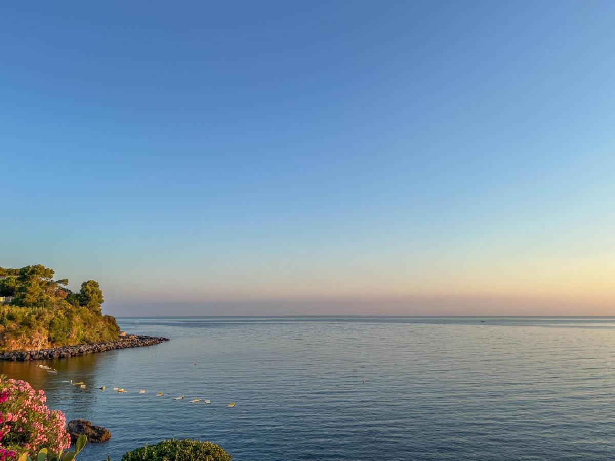 Casamicciola Terme Nelinda Waterfront Accommodation מראה חיצוני תמונה